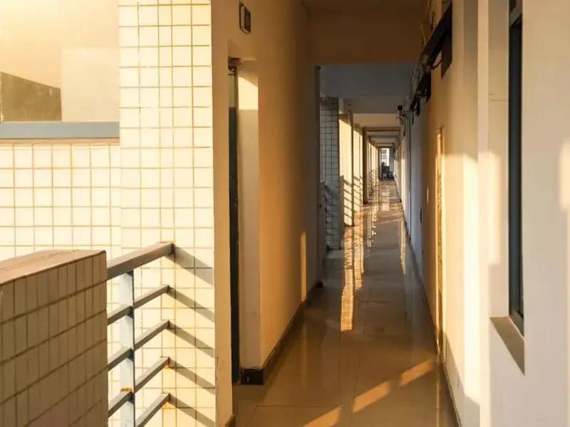 南邮师生赴华为技术有限公司南京研究所开展“思源之旅”主题教育活动